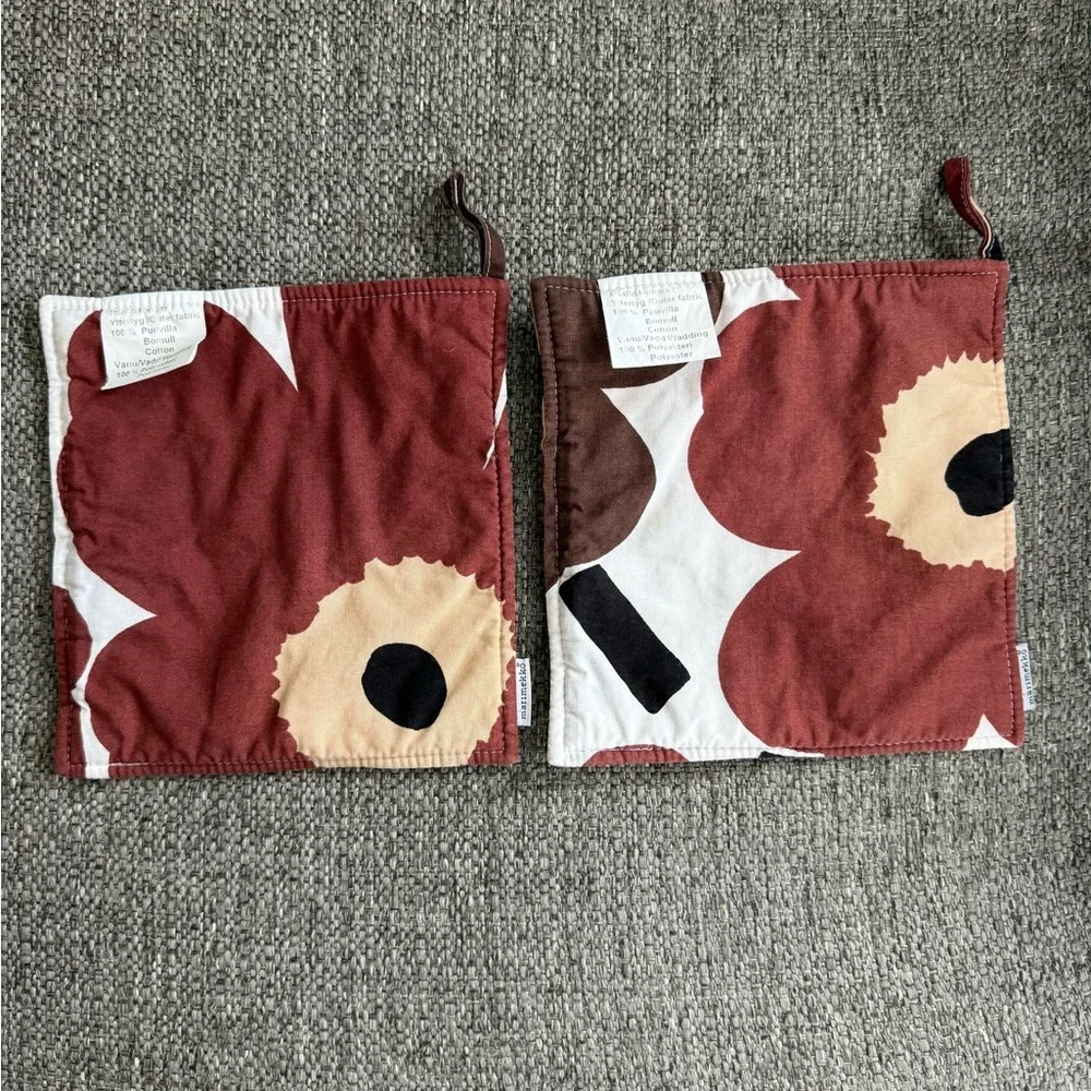 Marimekko Pieni Unikko Pair of Potholders #fallvibes - Picture 2 of 5